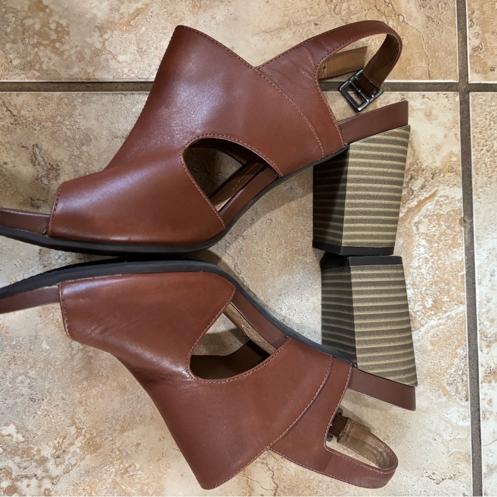 Clarks Women's Chestnut Brown Leather Slingback Sandals - Picture 2 of 5